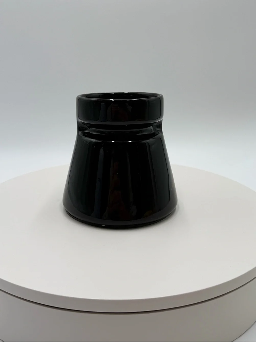 Eddie Bauer Glossy Black Sculpted Ceramic Mug